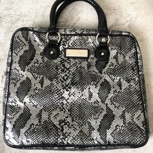 BETSEY JOHNSON LAPTOP BAG *METALLIC SNAKE SKIN